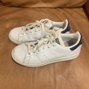 Adidas Stan smiths size 6 navy